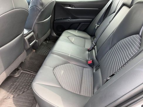 Used 2020 Toyota Camry SE w/ Convenience Package image 12