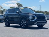 Used 2023 Mitsubishi Outlander SE image 2