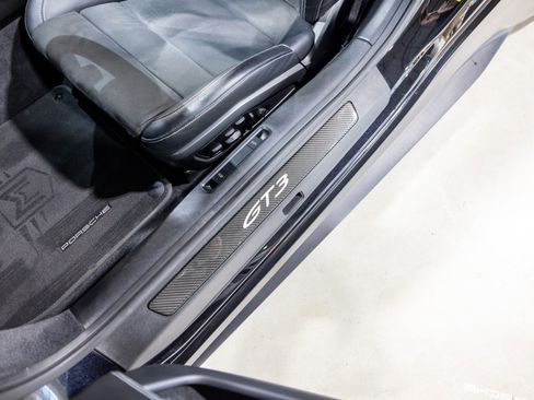 Used 2022 Porsche 911 GT3 image 34