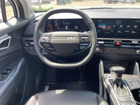 New 2026 Kia Sportage EX FWD image 13