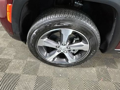 Used 2024 Jeep Grand Cherokee Limited 4xe w/ Luxury Tech Group II AWD/4WD image 9