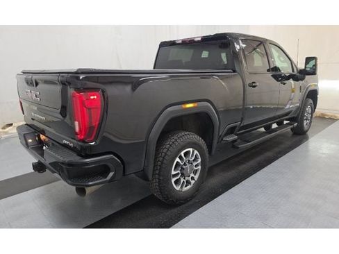 Used 2023 GMC Sierra 2500 AT4 w/ Driver Alert Package I AWD/4WD image 3
