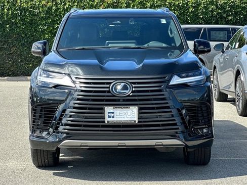 New 2025 Lexus LX 600 4WD w/ Luxury Package image 4