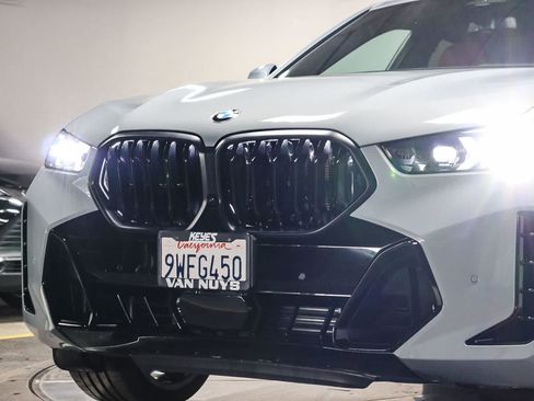 Used 2026 BMW X6 xDrive40i w/ Climate Comfort Package AWD/4WD image 8