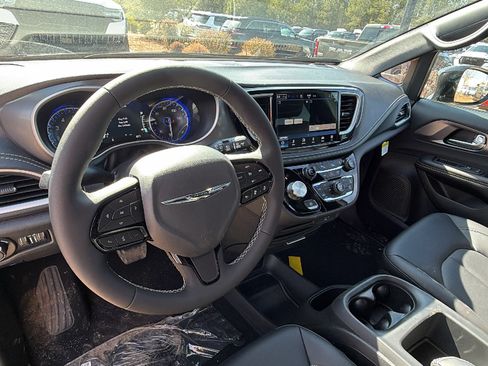 New 2026 Chrysler Pacifica Select w/ S Appearance Package FWD image 21