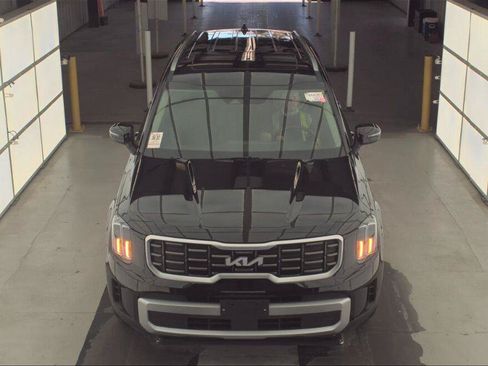 Used 2025 Kia Telluride S FWD image 8