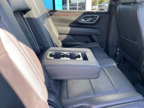 Used 2023 Chevrolet Suburban Z71 w/ Luxury Package image 34