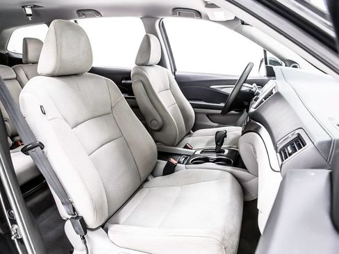 Used 2018 Honda Pilot LX image 31