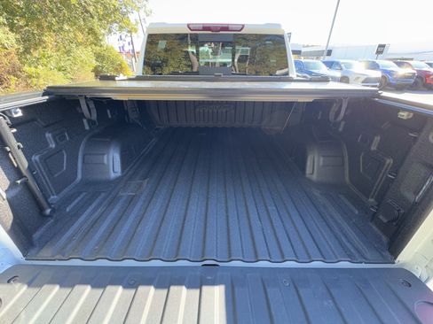 Used 2022 GMC Sierra 1500 AT4 w/ AT4 Premium Package image 6