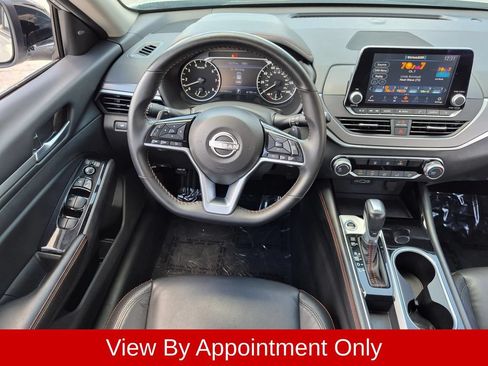 Used 2025 Nissan Altima 2.5 SR FWD image 24
