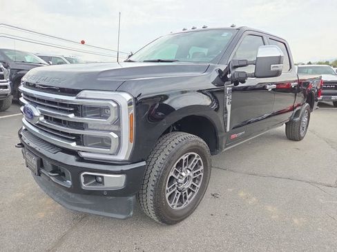 Used 2025 Ford F250 Platinum w/ Platinum Plus Package AWD/4WD image 2