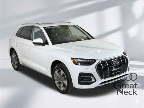 Used 2023 Audi Q5 Prestige w/ Prestige Package image 10