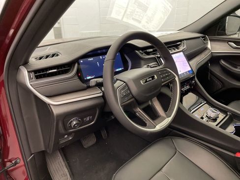 New 2025 Jeep Grand Cherokee Limited image 15