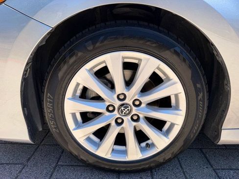 Used 2019 Toyota Camry LE w/ Carpet Mat Package FWD image 23