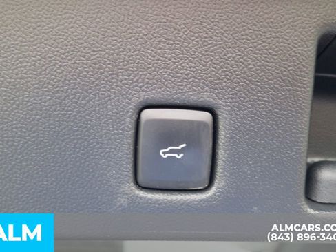 Used 2023 Ford Escape Platinum image 10