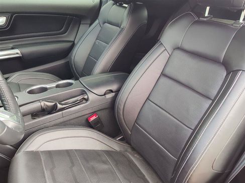 Used 2018 Ford Mustang GT Premium w/ GT Performance Package RWD image 6