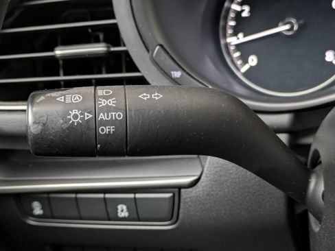 Used 2022 MAZDA MAZDA3 s image 17