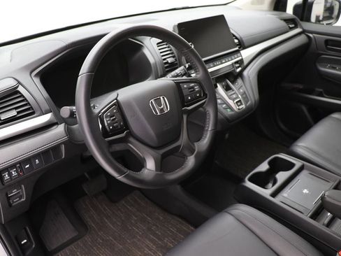 Used 2025 Honda Odyssey EX-L image 14