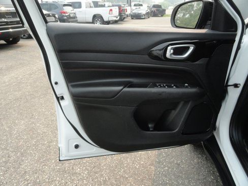 Used 2023 Jeep Compass Trailhawk AWD/4WD image 14