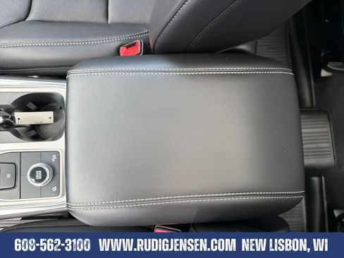 Used 2023 Ford Explorer Limited w/ Equipment Group 301A AWD/4WD image 26