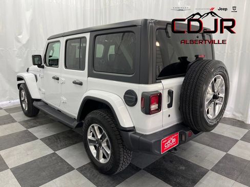 Used 2020 Jeep Wrangler Unlimited Sahara AWD/4WD image 3