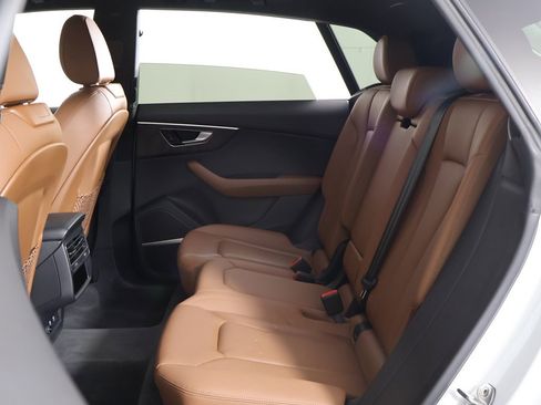 Used 2019 Audi Q8 Premium Plus w/ Premium Plus image 32