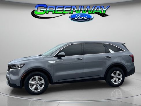 Used 2023 Kia Sorento LX FWD image 1