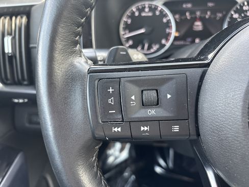 Used 2023 Nissan Pathfinder SL AWD/4WD image 25