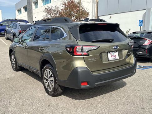 Used 2025 Subaru Outback Premium image 6