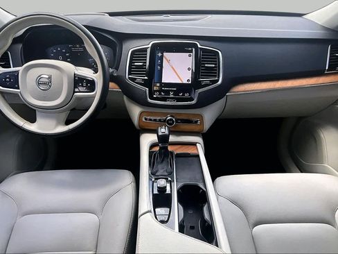 Used 2022 Volvo XC90 T6 Momentum w/ Advanced Package AWD/4WD image 14