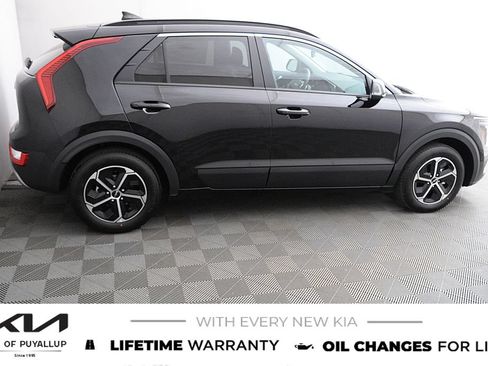 New 2026 Kia Niro EX FWD image 4