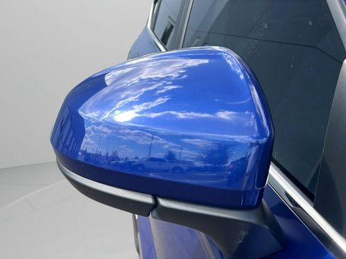 Used 2022 Volkswagen Taos SE w/ IQ.Drive SE Package FWD image 11