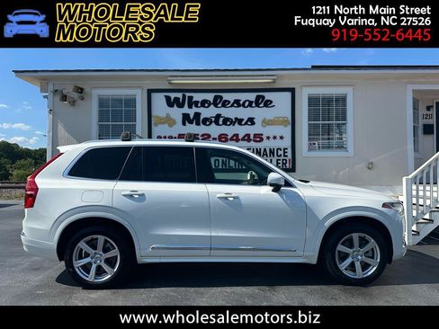 Used 2024 Volvo XC90 B5 Core AWD/4WD image 1