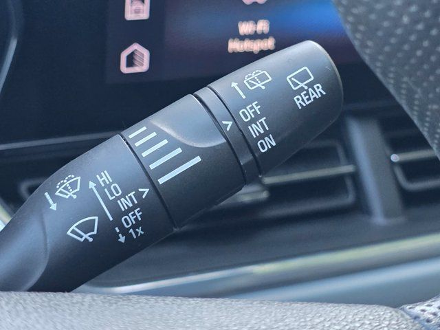 Used 2025 Chevrolet Trax LT FWD image 36