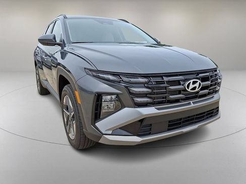 Certified 2025 Hyundai Tucson SEL AWD/4WD image 2