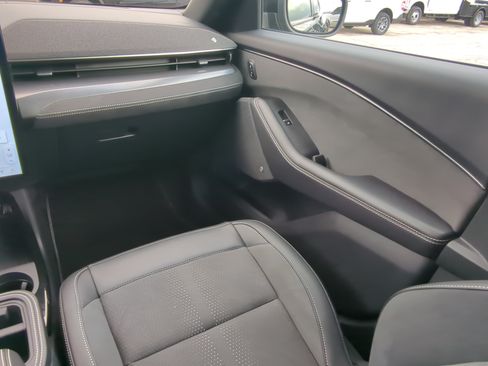 Certified 2025 Ford Mustang Mach-E GT AWD/4WD image 15