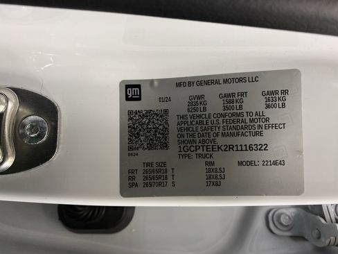 Used 2024 Chevrolet Colorado Trail Boss image 4