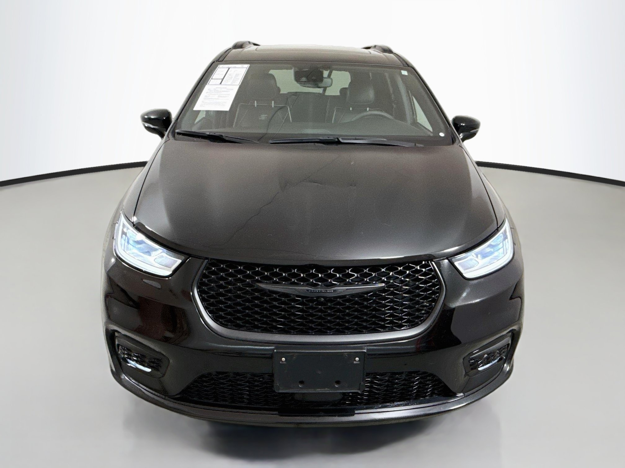 Used 2026 Chrysler Pacifica Limited w/ S Appearance Package FWD image 2