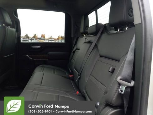 Used 2022 GMC Sierra 3500 Denali w/ Denali Ultimate Package image 23