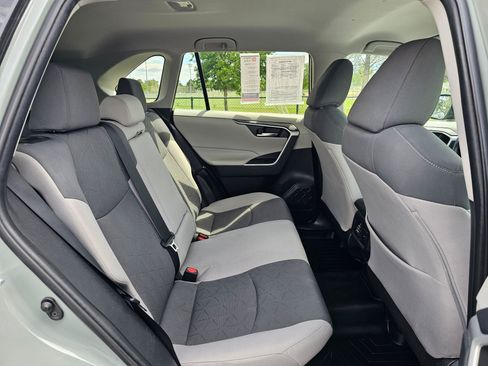 Used 2021 Toyota RAV4 XLE w/ XLE Grade Weather Package AWD/4WD image 12