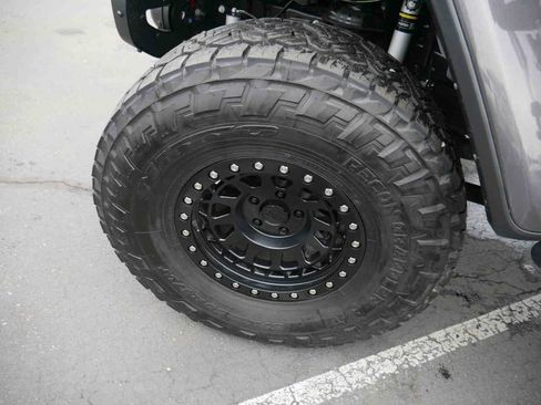 Used 2024 Jeep Gladiator Rubicon image 14