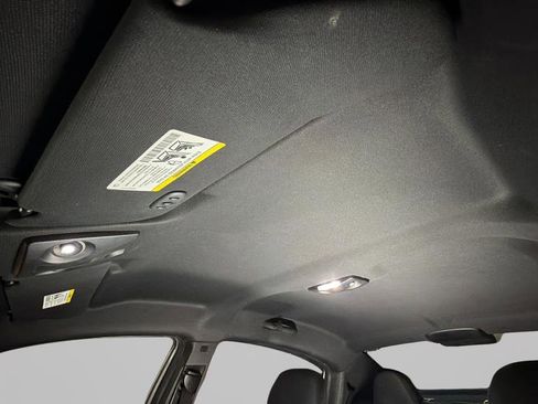 Used 2012 Chrysler 200 Touring image 31