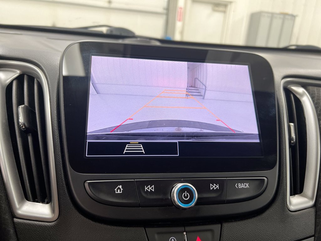 Used 2025 Chevrolet Malibu LT FWD image 15