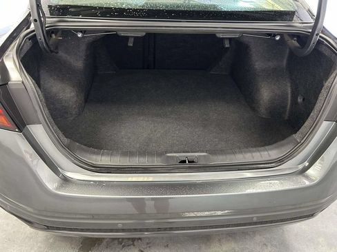 Used 2025 Nissan Altima 2.5 SV FWD image 11