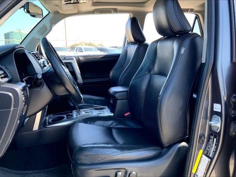 Used 2014 Toyota 4Runner Limited image 8