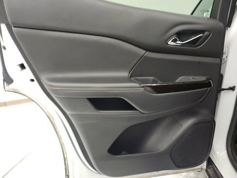 Used 2023 GMC Acadia AT4 w/ Preferred Package image 9