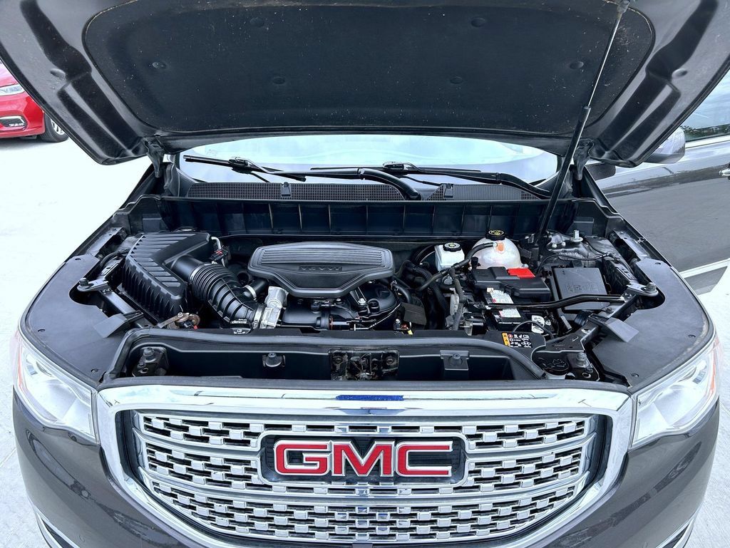 Used 2019 GMC Acadia Denali w/ Technology Package AWD/4WD image 27