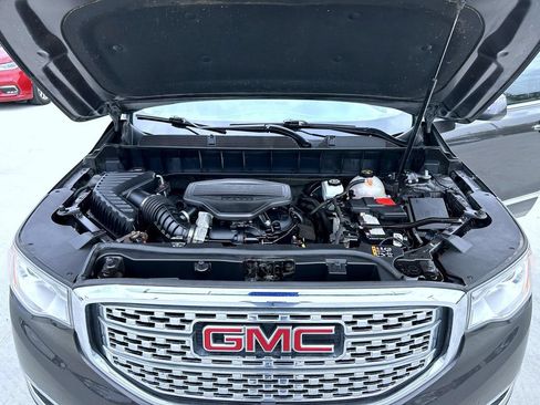 Used 2019 GMC Acadia Denali w/ Technology Package AWD/4WD image 27