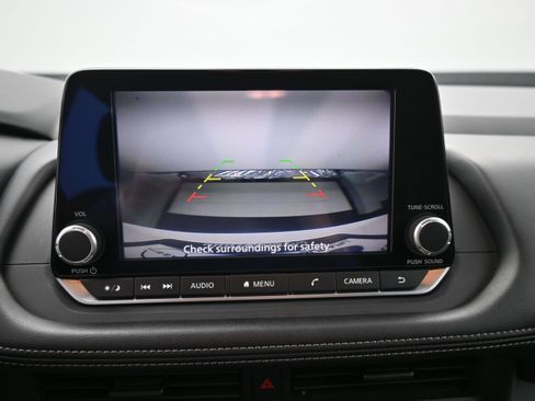 Used 2024 Nissan Rogue S AWD/4WD image 16