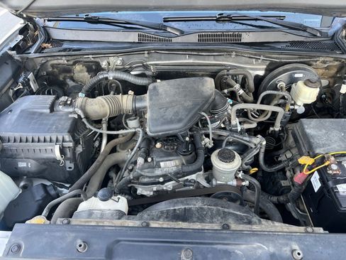 Used 2017 Toyota Tacoma SR image 19